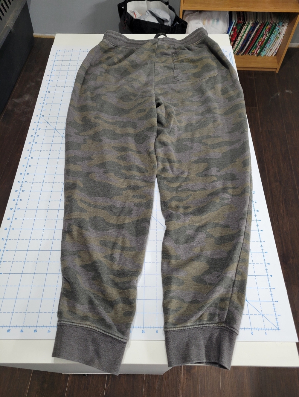 Camo Drawstring Jogger Pants - Picture 3 of 4